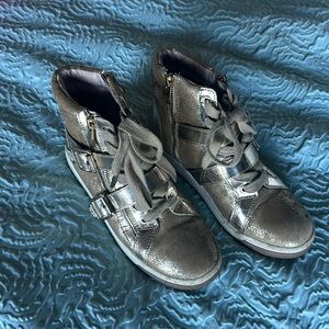 Vince Camuto gold high top- fun flashy shoe